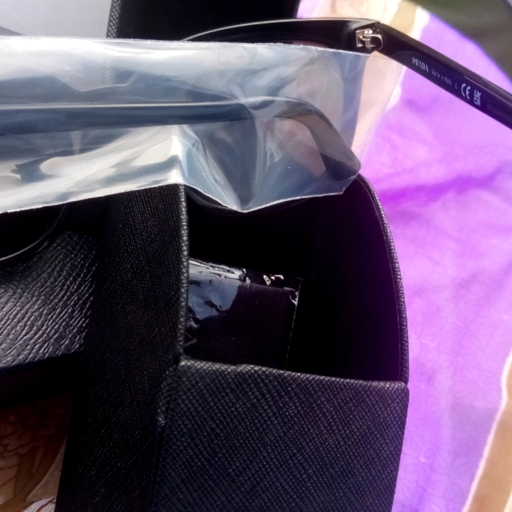 Brand New never warn Prada shades - Picture 2 of 5